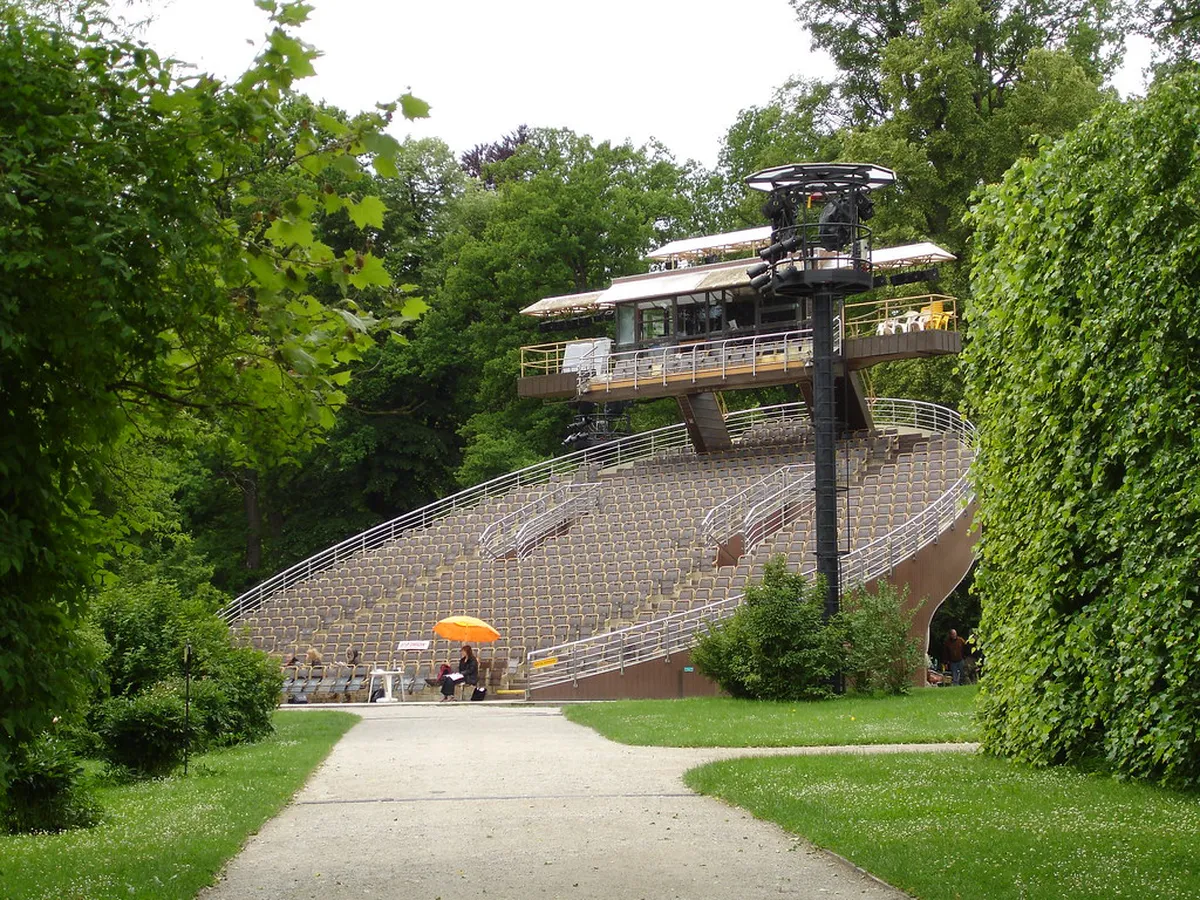 How to Get Revolving Auditorium Performance Tickets (2026)