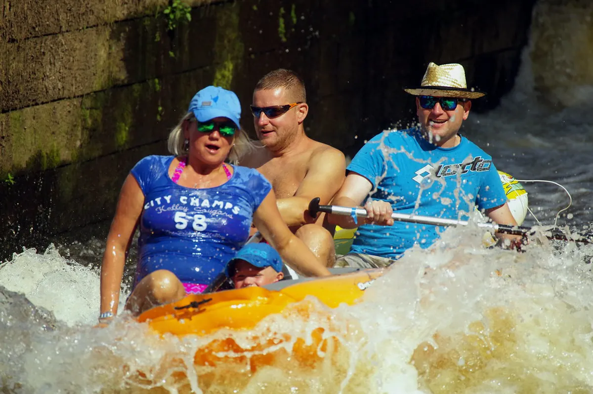 Vltava River Rafting Trips: Český Krumlov Comparison