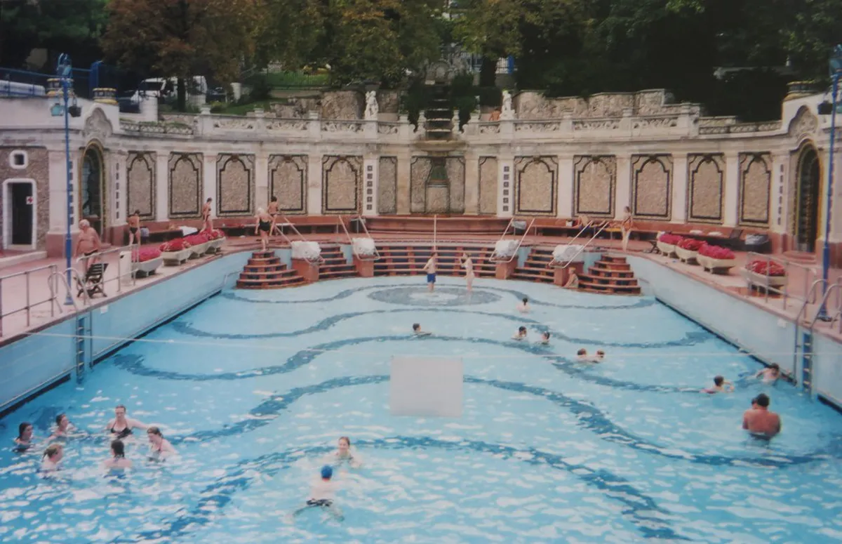 Hotel Thermal Swimming Pool and Architecture Guide