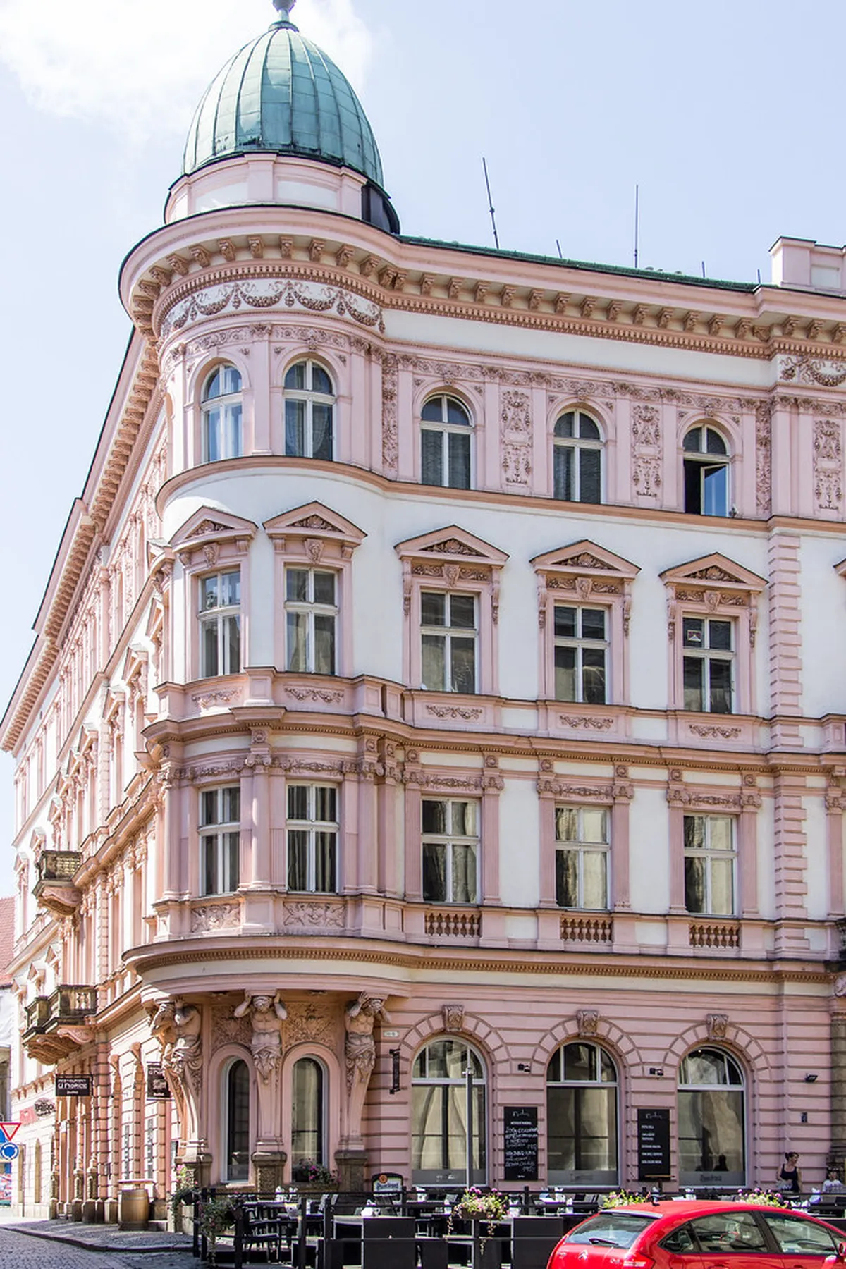 Upper and Lower Square Olomouc Guide: 2-Day Itinerary