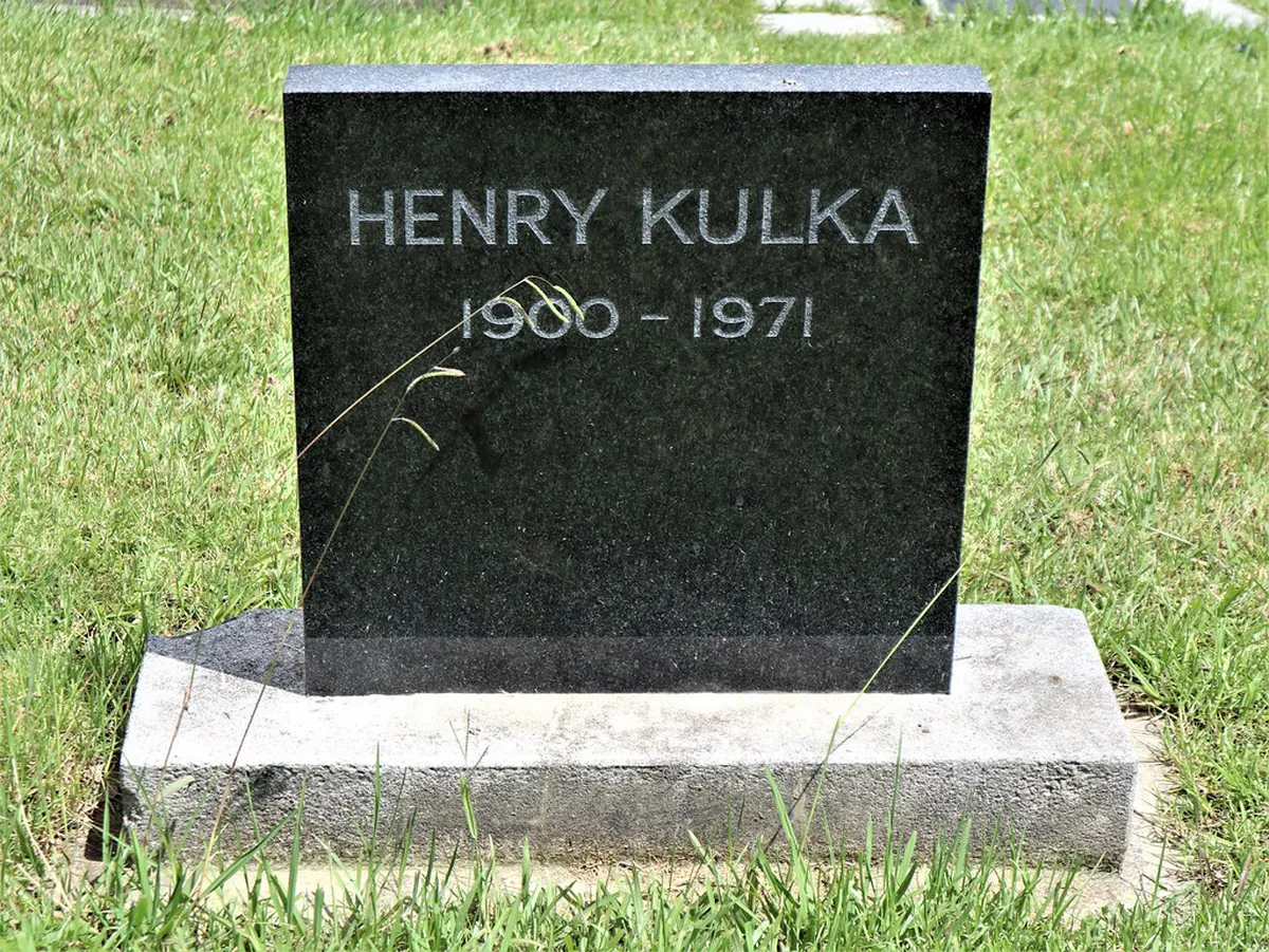 Adolf Loos Interiors Plzeň Tours: 10 Must-See Stops